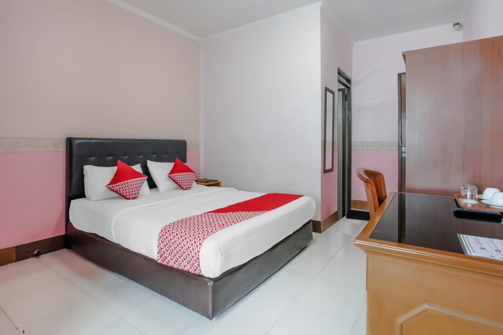 Oyo Life 90091 Wisma Pakuan Syariah Богор Экстерьер фото