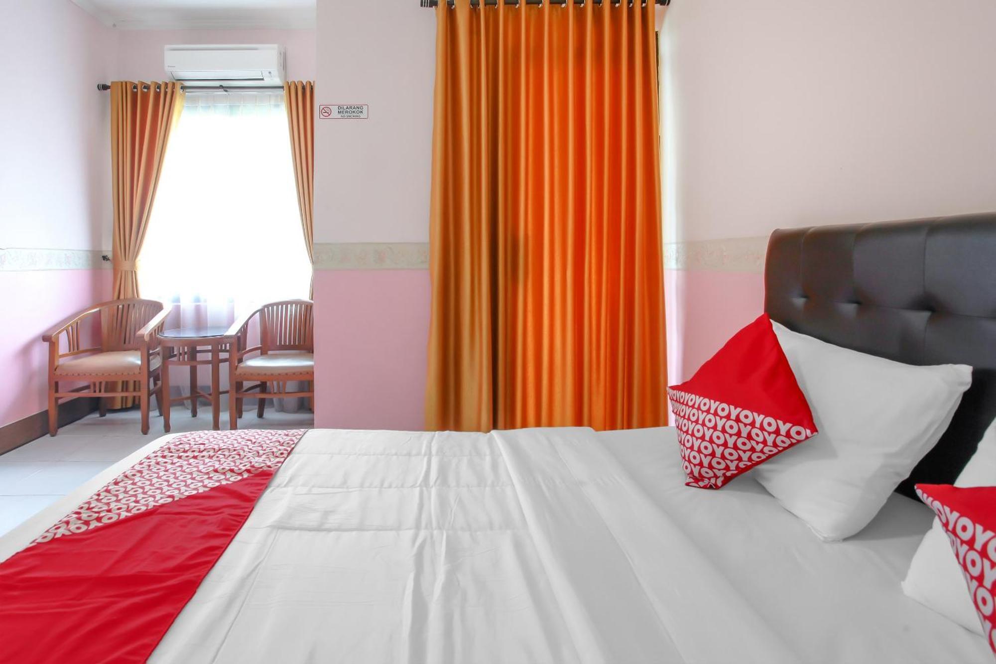 Oyo Life 90091 Wisma Pakuan Syariah Богор Экстерьер фото