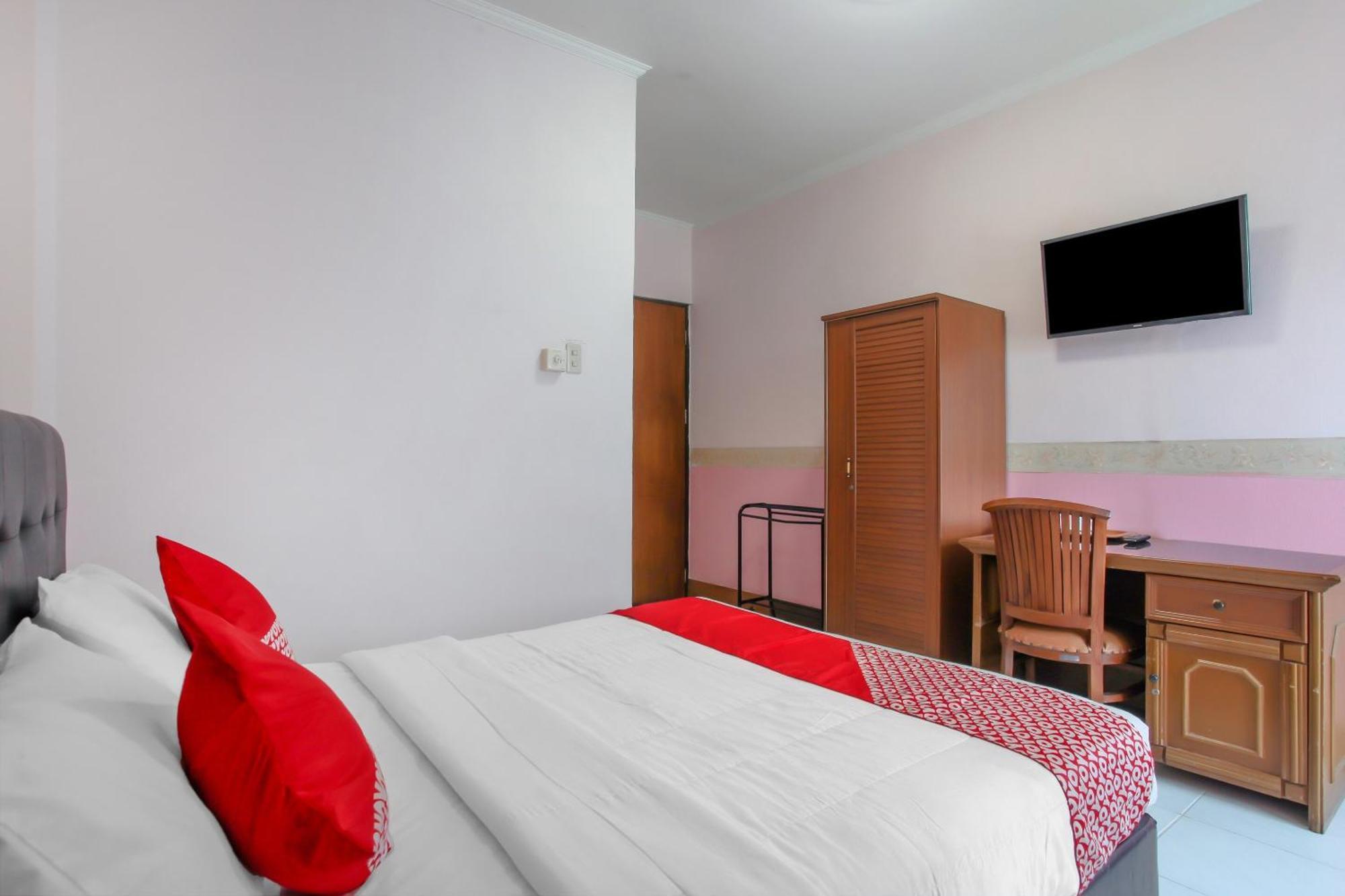 Oyo Life 90091 Wisma Pakuan Syariah Богор Экстерьер фото