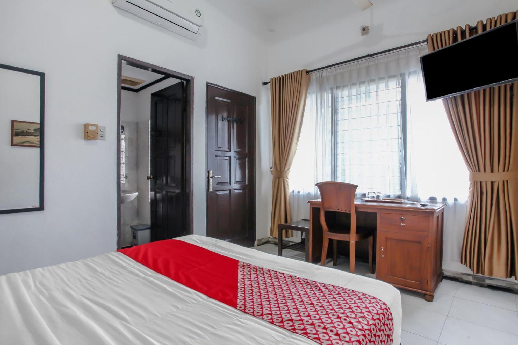 Oyo Life 90091 Wisma Pakuan Syariah Богор Экстерьер фото